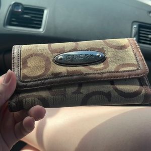 GUESS WALLET
